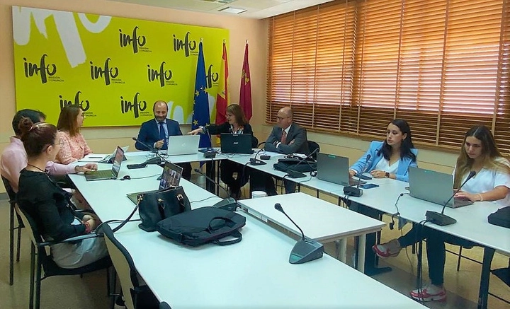 Imagen del artículo Los becarios de internacionalización del INFO concluyen su formación en el extranjero como futuros responsables de exportación