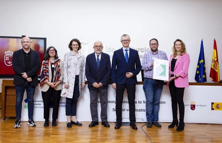 Imagen del artículo La UE entrega el reconocimiento de 'buenas prácticas' al Programa de Vacunación Escolar