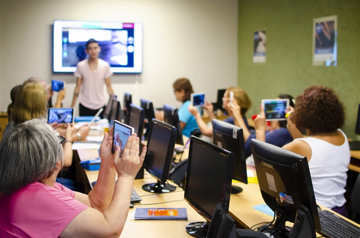Imagen del artículo Educación ofrece más de 1.600 plazas para formar a adultos en competencias digitales