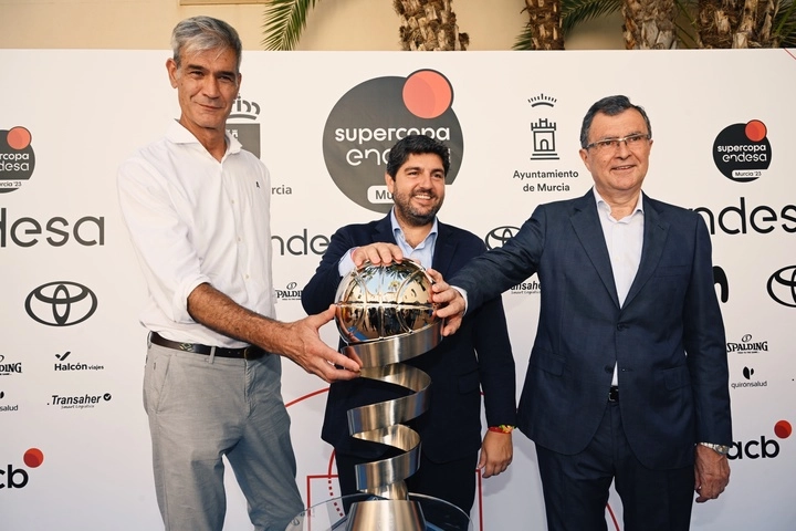 Imagen del artículo López Miras, durante la presentación de la Supercopa de baloncesto: Las grandes competiciones deportivas miran a la Región