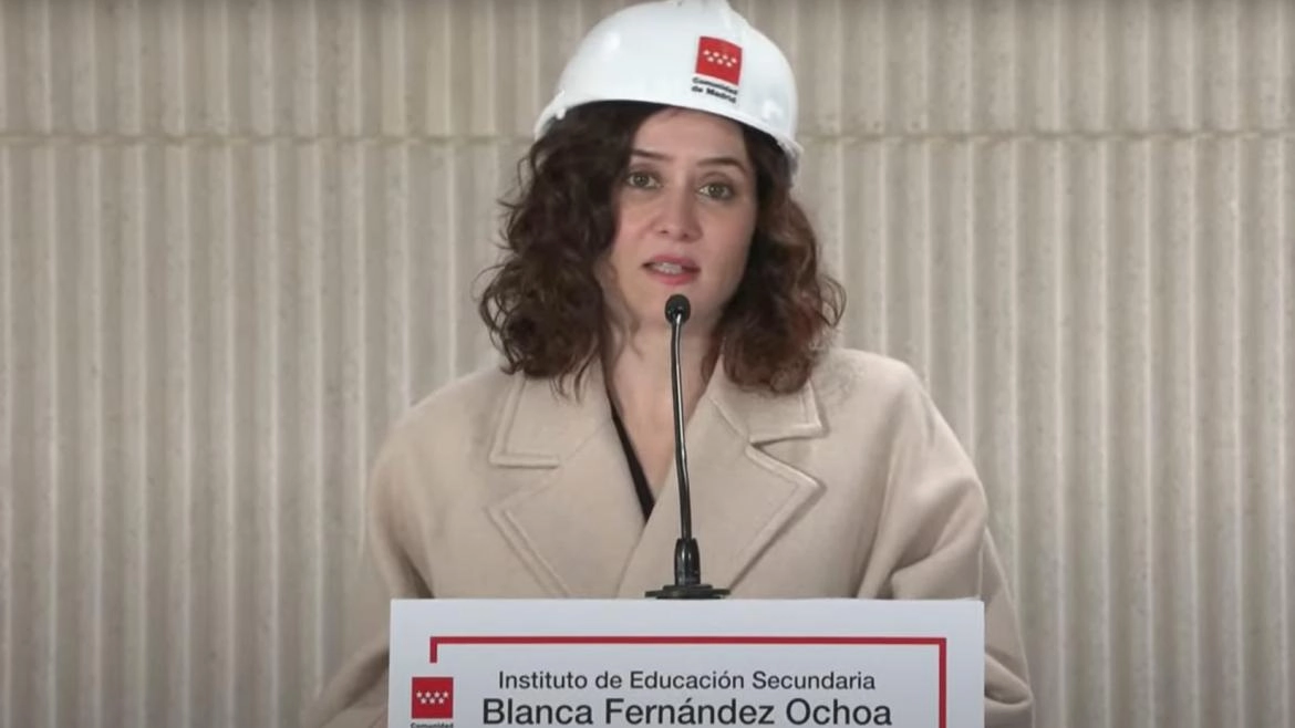 Imagen del artículo Díaz Ayuso anuncia la apertura de colegios públicos en días no lectivos durante el curso escolar para ayudar a conciliar a las familias madrileñas