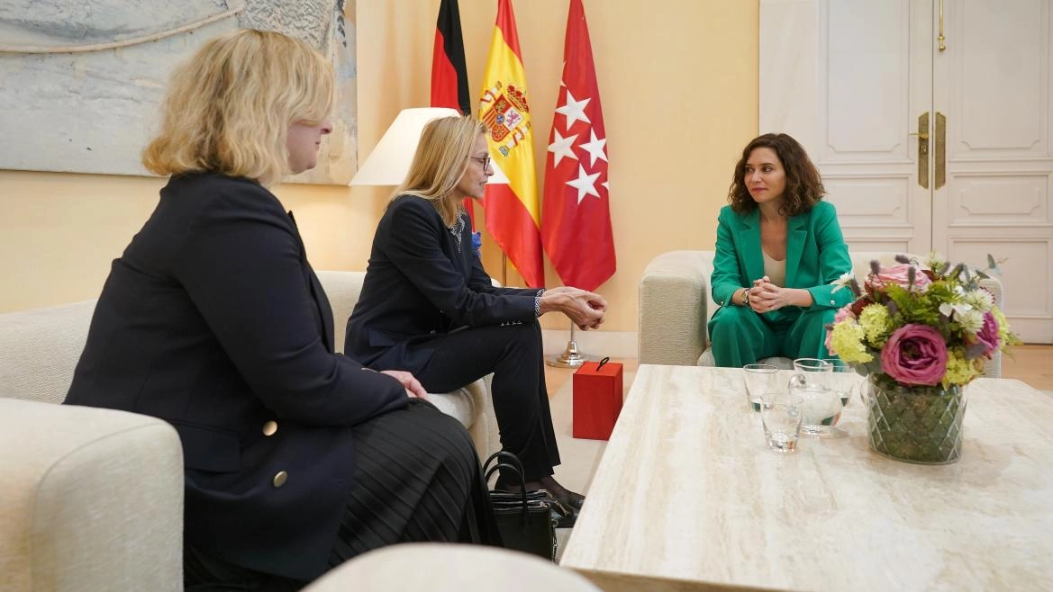 Imagen del artículo Díaz Ayuso se reúne con la embajadora de Alemania en España