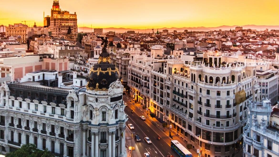 Imagen del artículo La Comunidad de Madrid lidera el gasto medio diario de turistas internacionales en España
