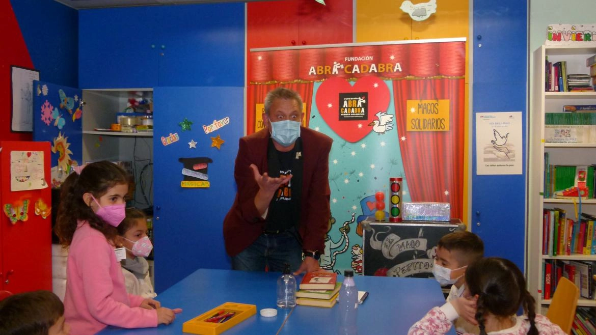 Imagen del artículo La magia visita a los niños ingresados en la Unidad de Pediatría del Hospital Fundación Alcorcón