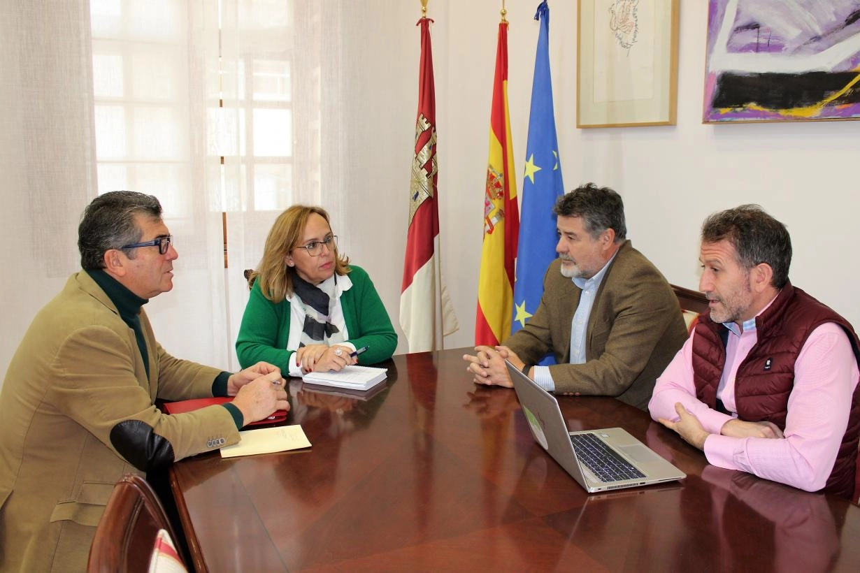 Imagen del artículo La Asociación Española Contra el Cáncer pide al Gobierno de Castilla-La Mancha que lleve a las Cortes la ampliación de los espacios sin humo