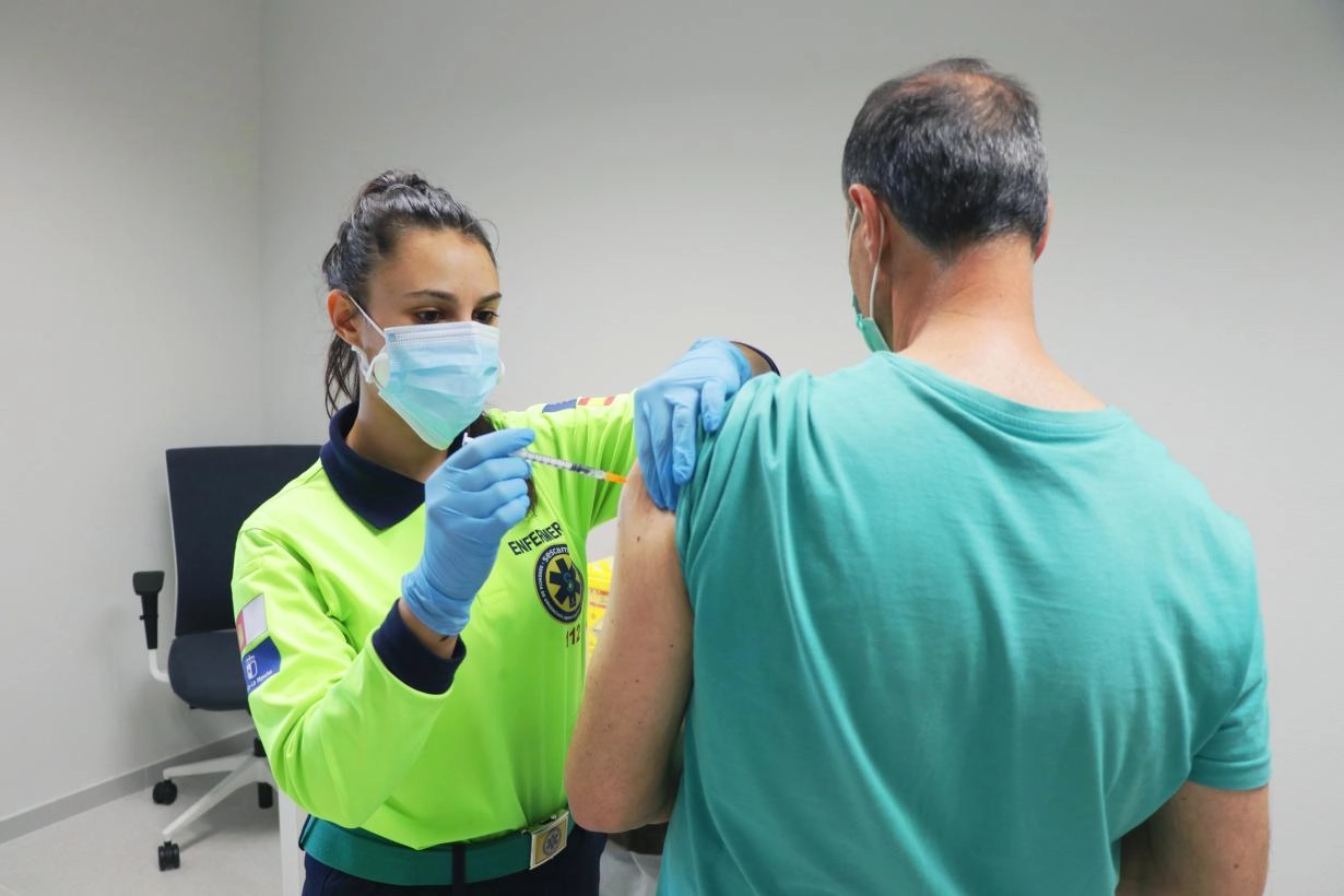 Imagen del artículo Castilla-La Mancha comienza este lunes la vacunación sin cita previa de Covid y gripe para la población mayor de 18 años
