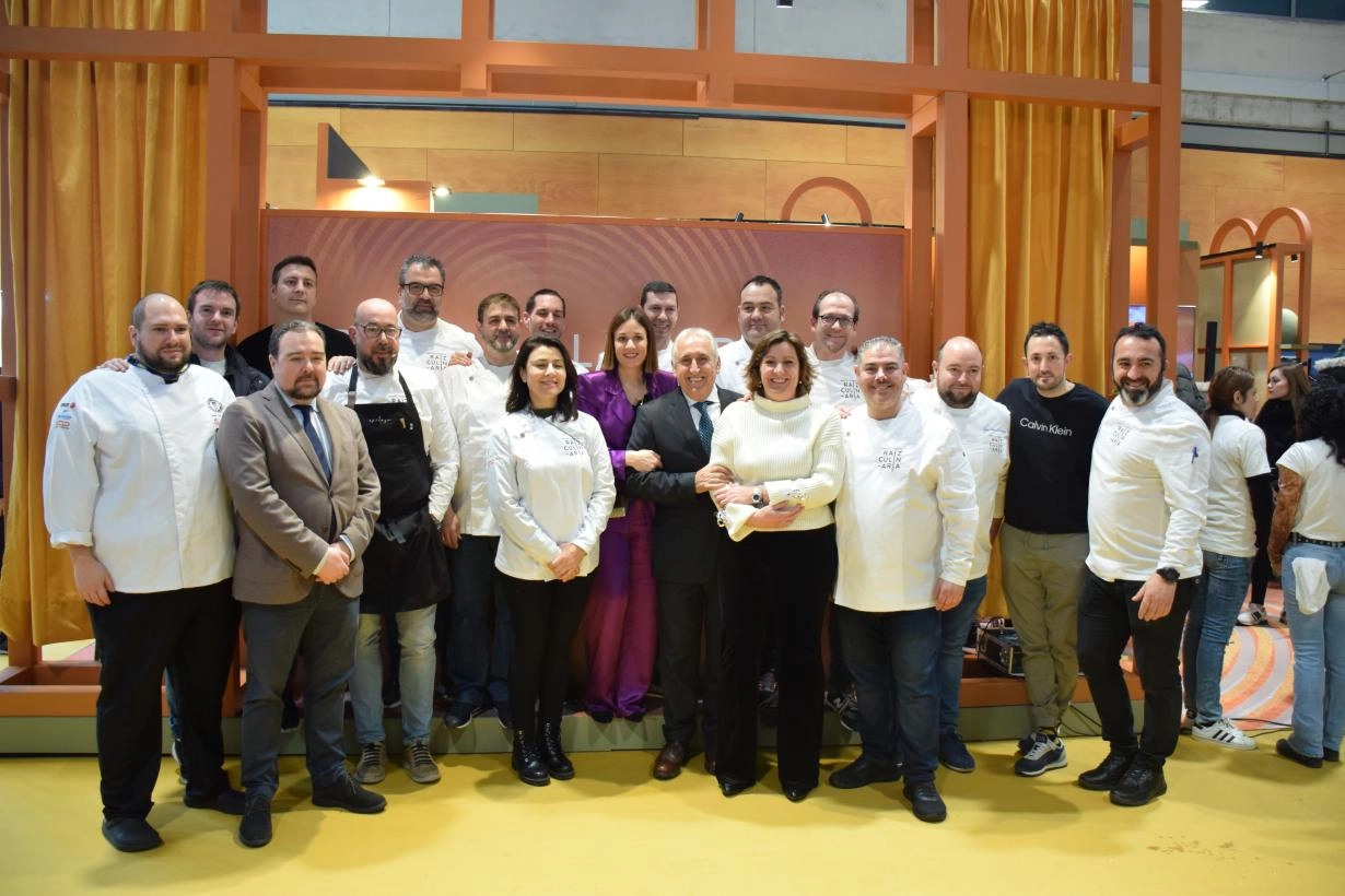 Imagen del artículo El Gobierno de Castilla-La Mancha reconocerá con chaquetillas y placas a los 82 embajadores de la marca gastronómica regional Raíz Culinaria