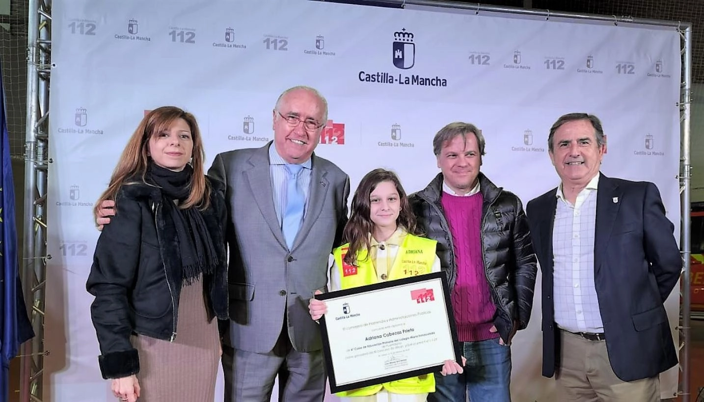 Imagen del artículo Adriana Cabezas recogió el primer premio del XI Concurso de Dibujo Escolar del Servicio 1-1-2 que convoca el Gobierno de Castilla-La Mancha