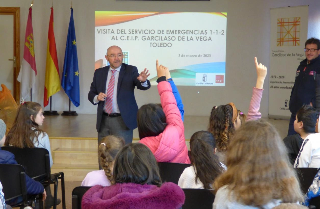 Imagen del artículo El Servicio 1-1-2 visita el colegio público 'Garcilaso de la Vega' de Toledo, para enseñar el uso del teléfono único de emergencias