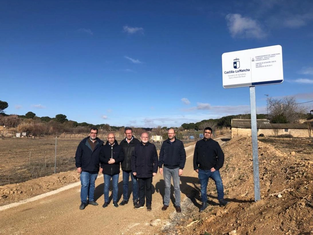 Imagen del artículo El Gobierno de Castilla-La Mancha inaugura la mejora del camino rural entre Fuensanta y Casas de Benítez en el límite provincial de Albacete y Cuenca