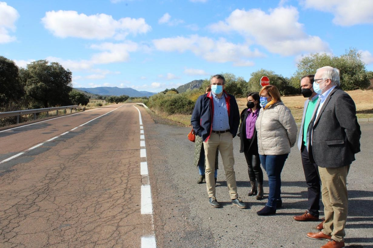 Imagen del artículo El Gobierno regional adjudica por 1.843.000 euros el acondicionamiento de la carretera CM-4200 entre Chillón y el límite de provincia con Badajoz