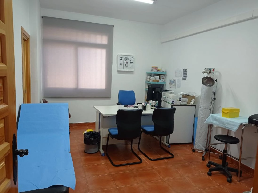 Imagen del artículo El Gobierno regional y la Diputación Provincial de Cuenca destinan 15.000 euros a la mejora de los consultorios médicos de las localidades de Sotos y Collados