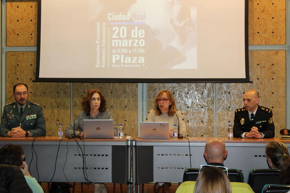 Imagen del artículo El Gobierno de Castilla-La Mancha elogia el trabajo que desarrollan las profesionales de los 26 centros de la mujer de la provincia de Ciudad Real