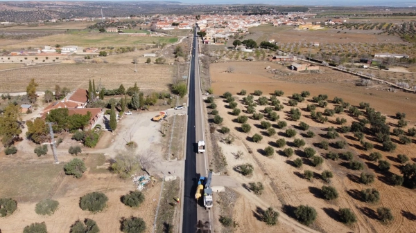 Imagen del artículo El Gobierno regional finalizará el arreglo de la CM-4009 entre San Martín de Montalbán y el enlace con la CM-401 en dos semanas