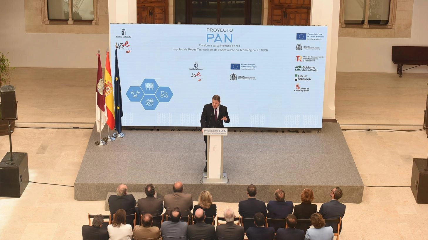 Imagen del artículo El presidente autonómico avanza ayudas por valor de más de 16 millones de euros para el sector agrario y ganadero de Castilla-La Mancha
