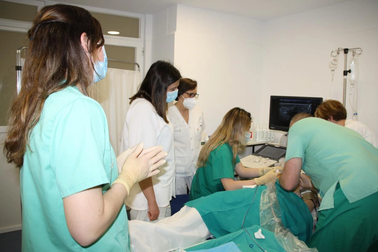 Imagen del artículo El servicio de Radiología del Hospital de Cuenca incorpora técnicas intervencionistas pioneras en el tratamiento y extirpación de lesiones mamarias