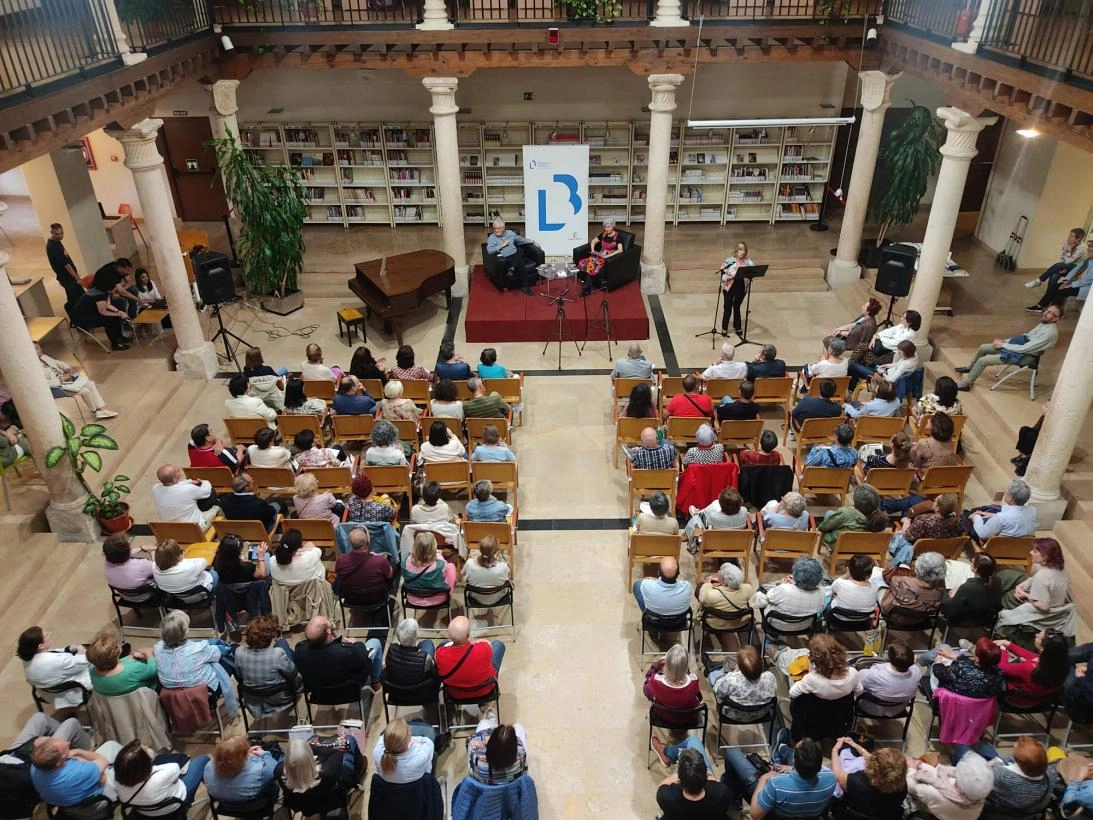 Imagen del artículo El encuentro con Héctor Abad Faciolince arranca los actos programados para conmemorar el Día del Libro en la Biblioteca pública provincial