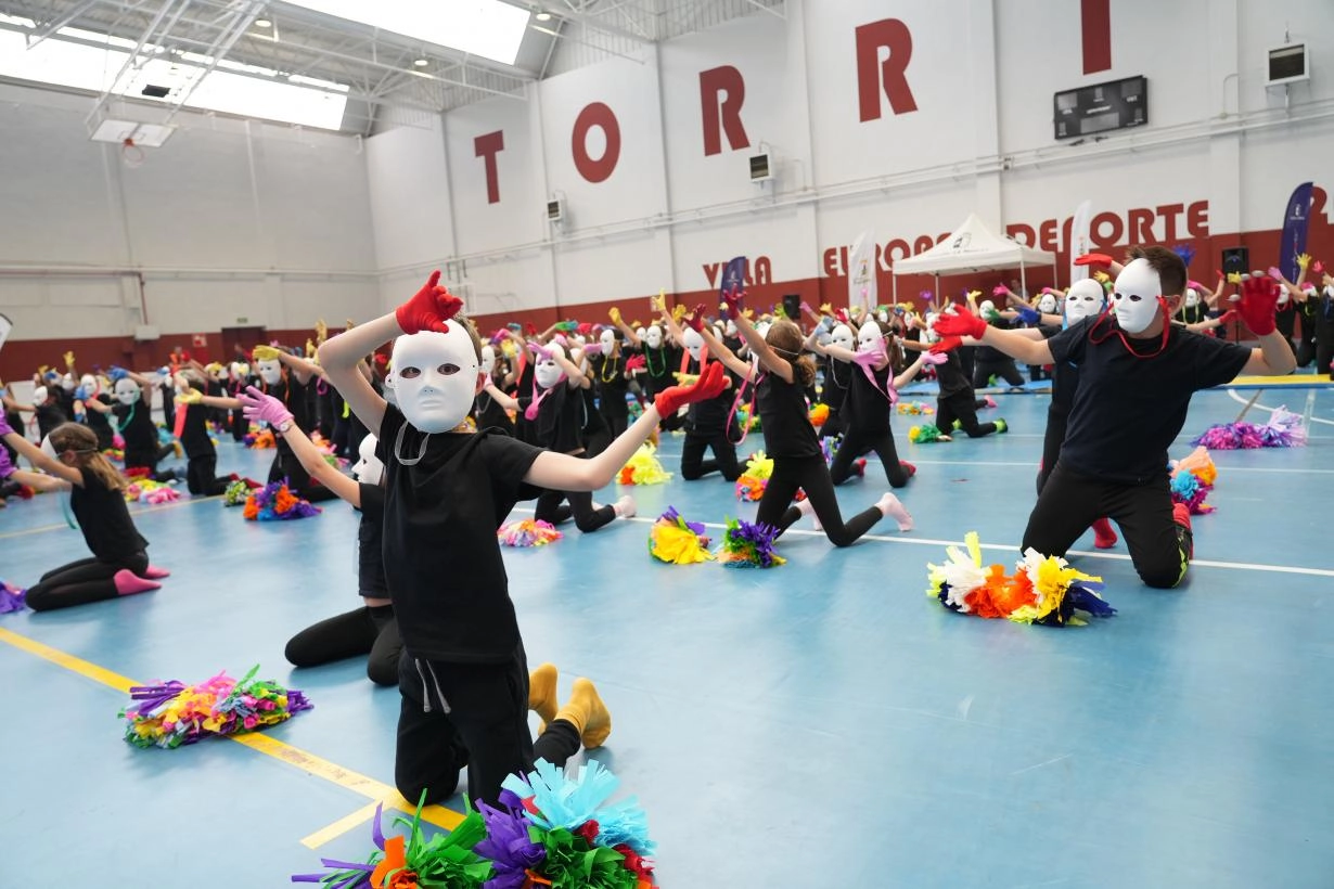 Imagen del artículo Más de 1.000 alumnos y alumnas de 29 centros educativos de la provincia de Toledo participan en la 'Gimnastrada escolar'