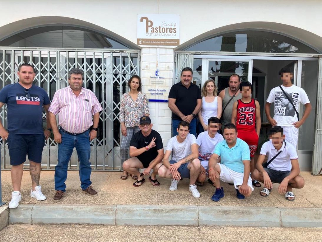 Imagen del artículo La Escuela Regional de Pastoreo forma a 12 personas en actividades auxiliares de ganadería en Las Pedroñeras