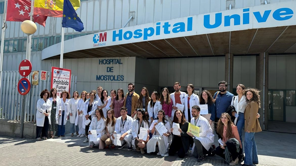 Imagen del artículo El Hospital de Móstoles celebra el acto de despedida a una nueva promoción de más de 40 residentes en distintas disciplinas sanitarias