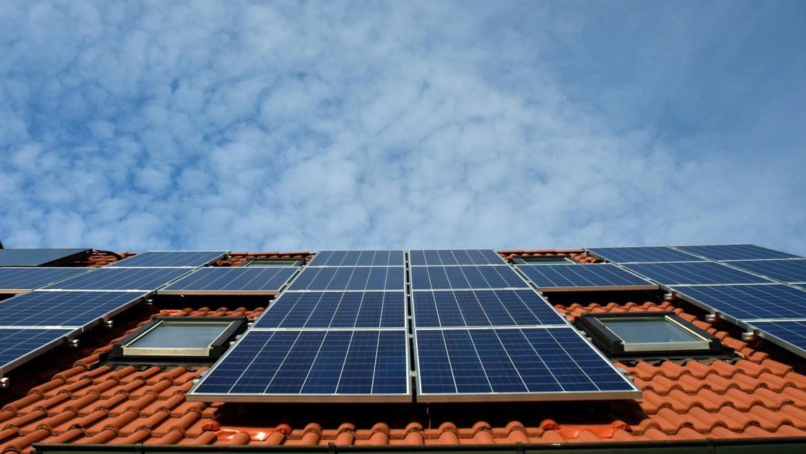 Imagen del artículo La Comunidad de Madrid instalará paneles solares en tres edificios como medida de ahorro y eficiencia energética
